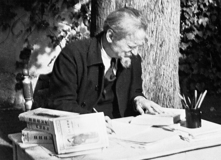 共产主义联盟中的右翼分子在工会问题上的错误