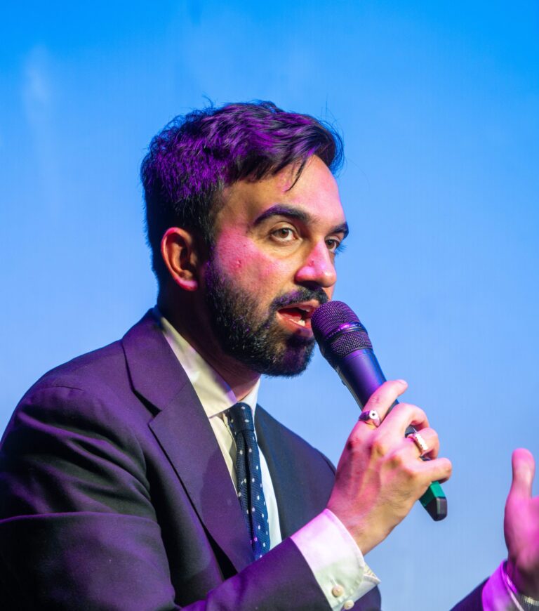 美国：佐赫兰置身虎穴——切勿与建制派妥协